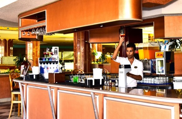 pharaoh-hotel-lobby-bar