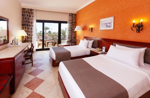 pharaoh-hotel-standard-room-twinbed